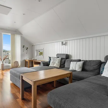 Willa Arctic Elegance By Paramount