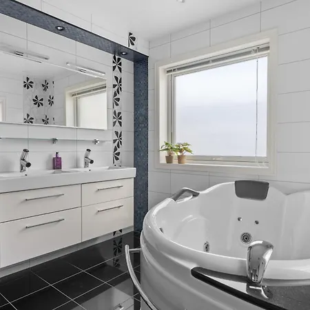 Arctic Elegance By Paramount *